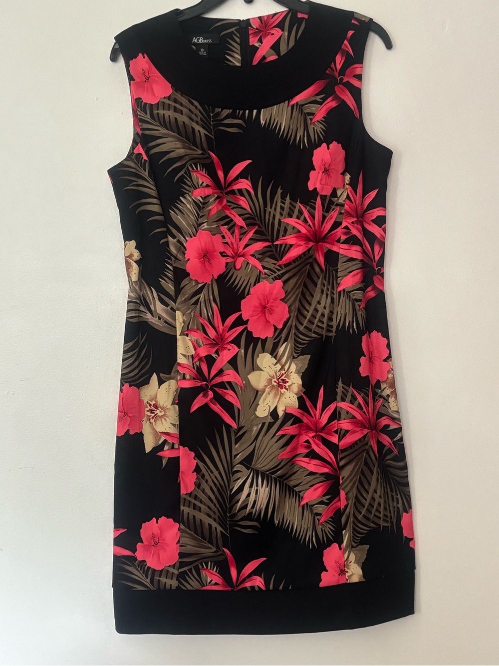 AGB Dress Black Pink Tropical Floral Sleeveless Sheath Dress Size 10